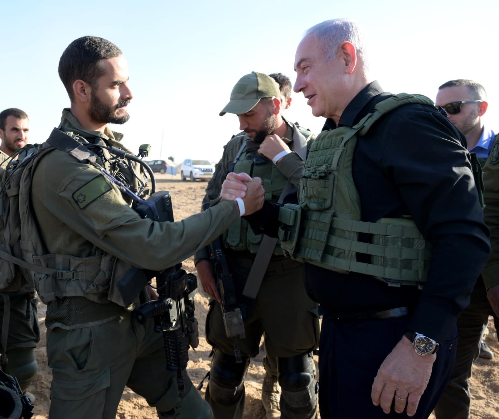 Binyamin Netanyahou vient remonter le moral des troupes à la frontière avec Gaza