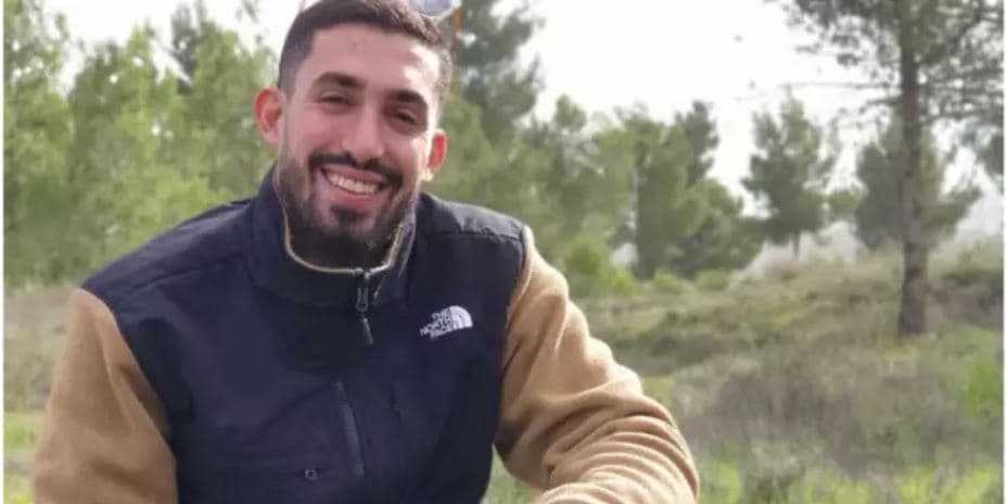 Les familles des otages libérés samedi rendent hommage à l’héroïsme d’Ori Danino et Aner Shapira, z’l