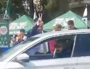 Geste obscène d'Ahmad Tibi envers une mère endeuillée