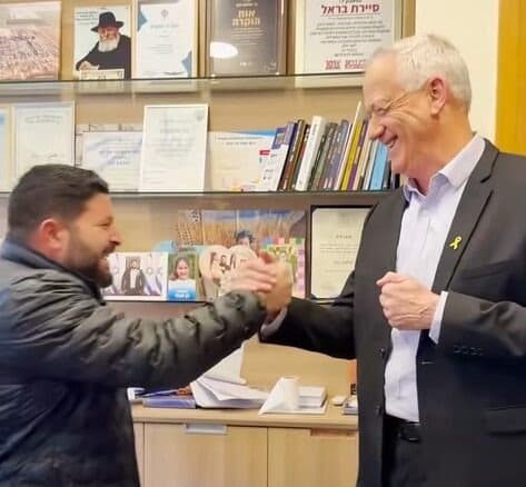 Pourim: des députés de l’opposition et de la coalition s’offrent des michlohé manot