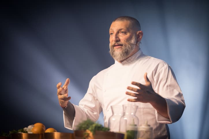 Alors qu’il est en milouïm en Israël, le chef Assaf Granit ouvre un restaurant à Paris