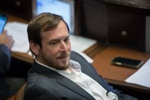 Pressions à droite et à gauche pour des alliances