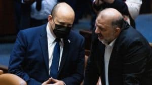 Naftali Benett ferme le Mont du Temple aux Juifs !!!