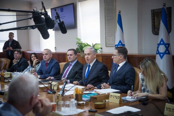 Corona : réunion cruciale du gouvernement