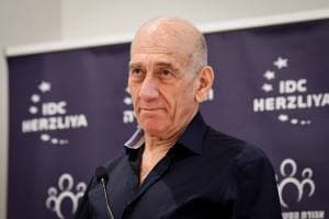La famille Netanyahou et Ehoud Olmert vont se "rencontrer"