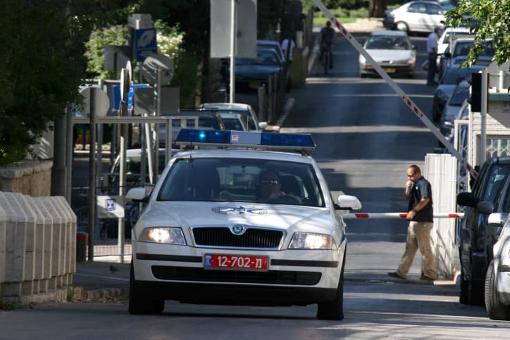 Beer Sheva: un homme crie ‘Allah Akbar’ et tente de voler l’arme d’un policier