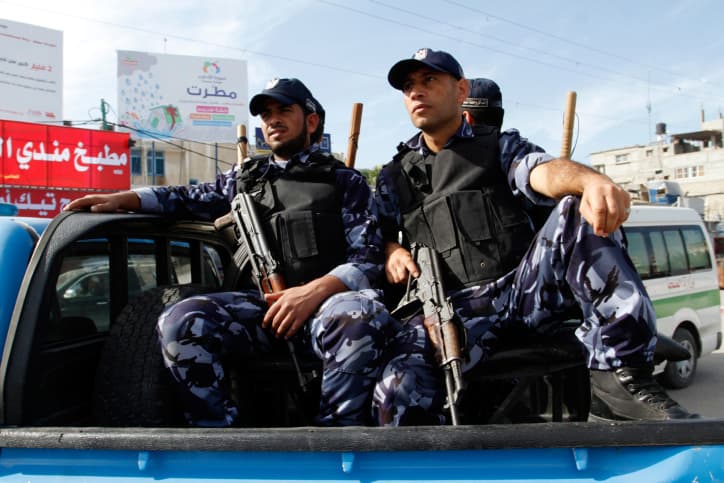 Avec l’autorisation d’Israël? les Etats-Unis vont livrer des armes et des véhicules blindés à l’Autorité palestinienne