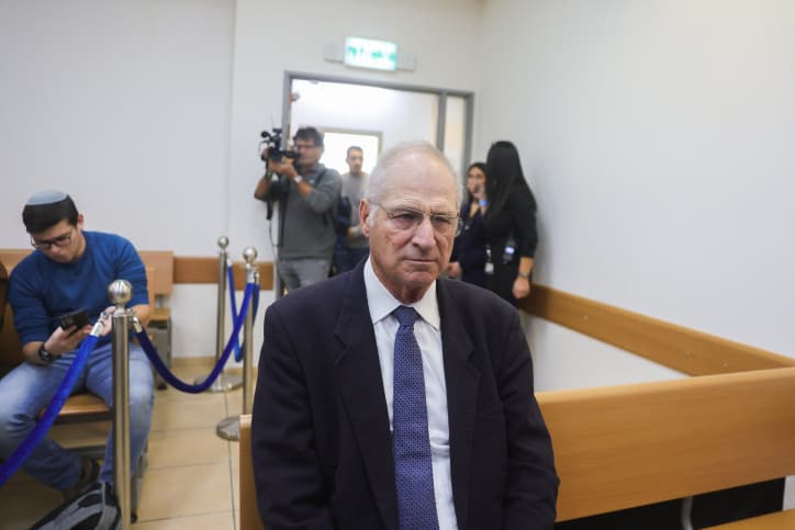 Le couple Netanyahou témoigne à la barre