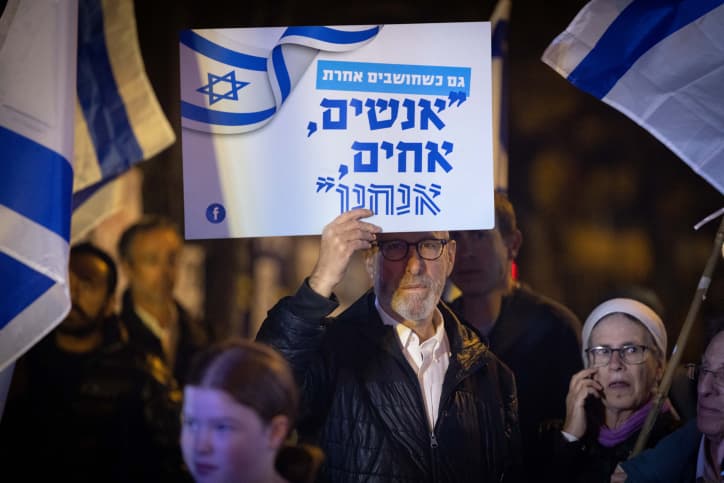 Le chanteur Idan Amadi: »Non à la guerre civile, oui à un compromis »