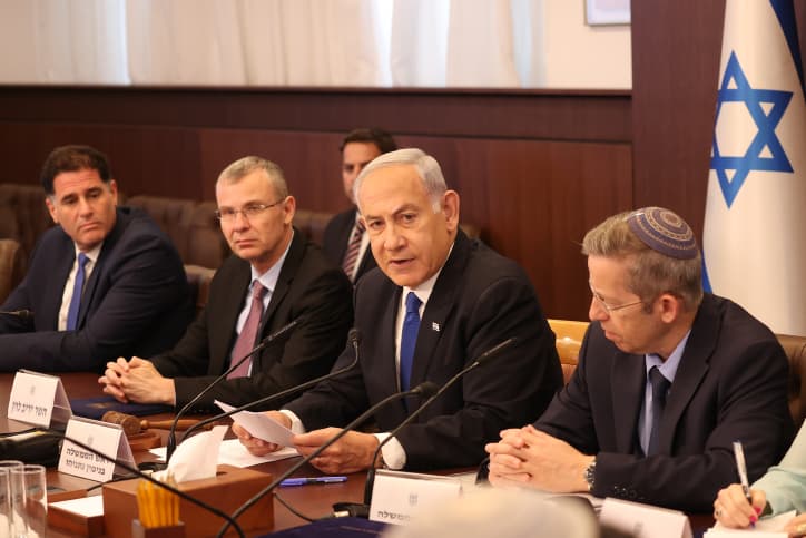 Netanyahou quitte en urgence le conseil des ministres