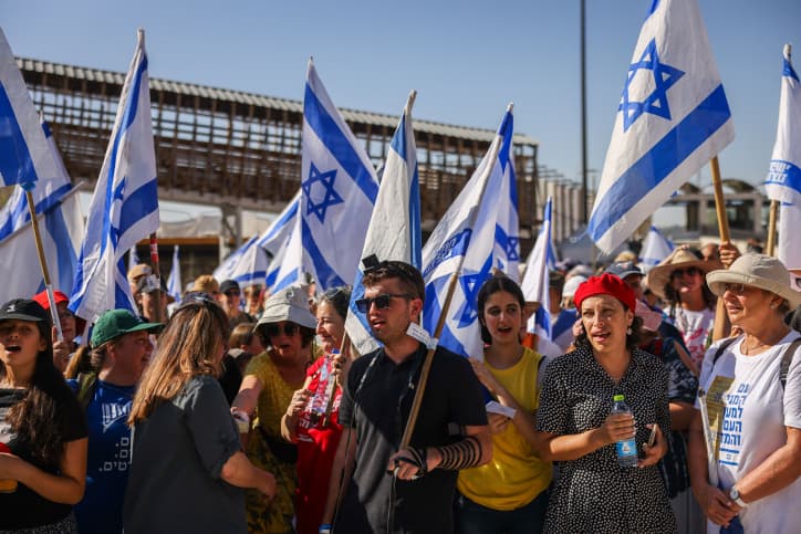 Manifestation pour ”l’union au sein du peuple”