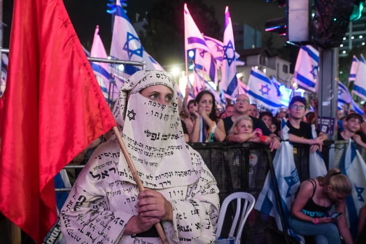 La gagnante israélienne de l’Eurovision Netta Barzilaï s’engage aux côtés du mouvement de protestation