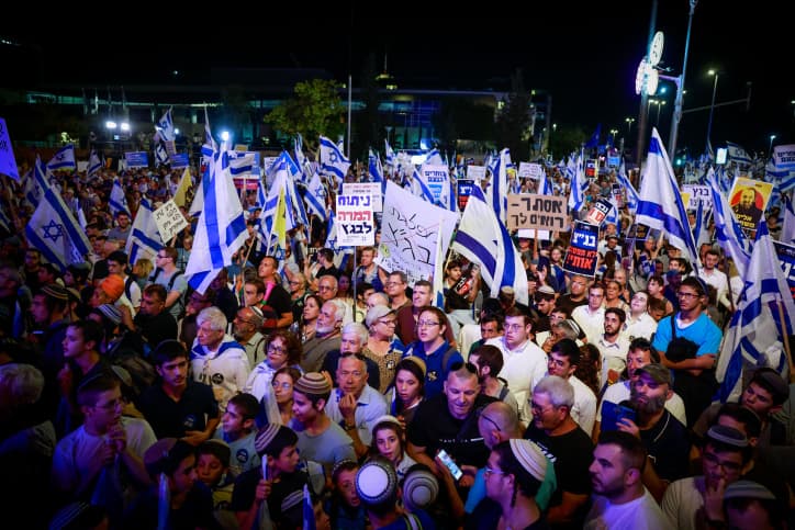 Grande manifestation de droite: ”Vous ne nous prendrez pas notre voix”