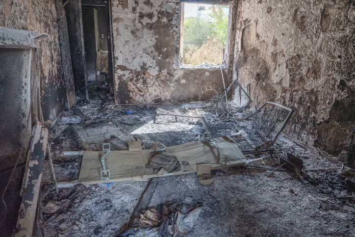 Des archéologues contribuent aux recherches dans les kibboutzim dévastés pour retrouver les disparus