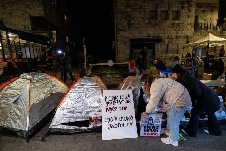 Netanyahou reçoit des représentants de familles d’otages