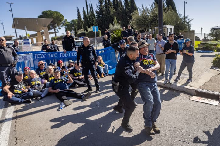 Lapid à Netanyahou: ”Décidons ensemble d’une date pour des élections”