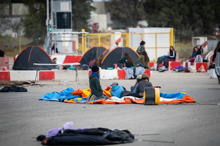 Violents affrontements entre des soldats et des manifestants au passage de Kerem Shalom