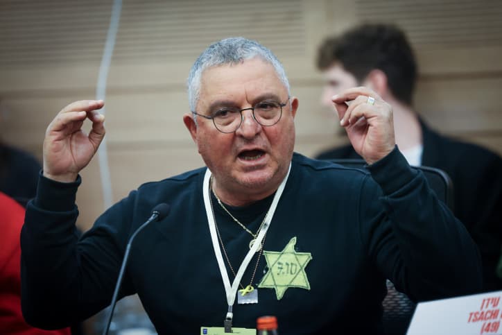 Le frère d’un otage porte une étoile jaune à la Knesset: Yuli Edelstein suspend les débats