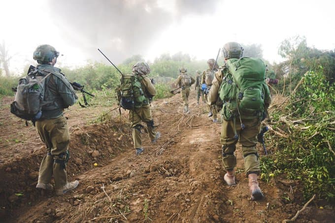 Drones sur Eilat, missiles anti-chars sur le nord, combats à Gaza: le résumé des informations sécuritaires de la nuit