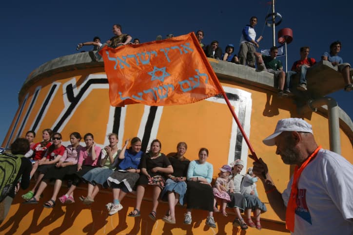 Solidarité : des journalistes participent à campagne de collecte pour la yeshiva de 'Homesh