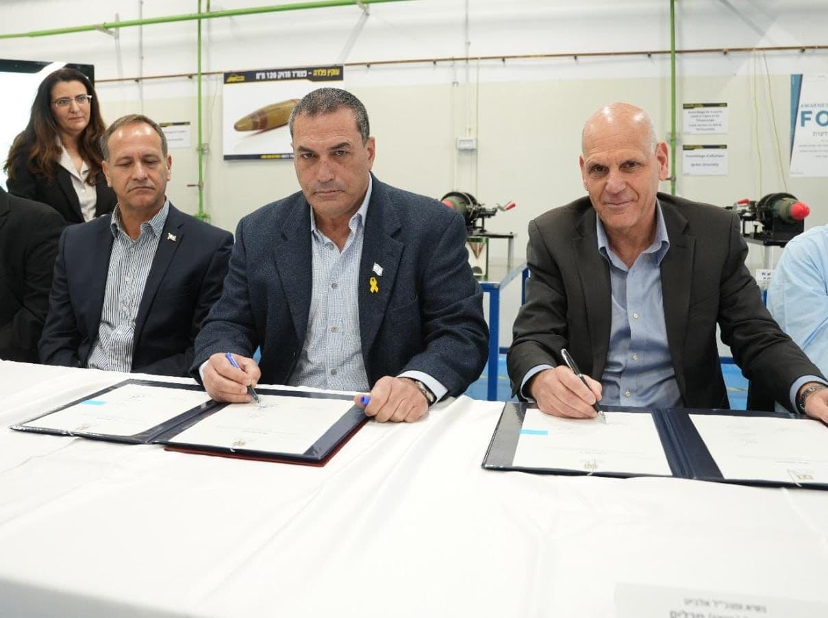 Le ministère de la Défense signe des contrats avec Elbit System pour près d’un milliard de shekels