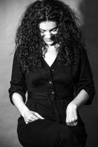 Judith Mergui dans son nouveau spectacle