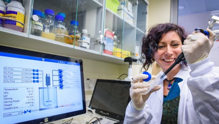 Percée dans le Corona: vaccin américain et médecin israélien