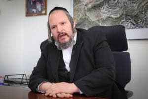 Naftali Benett "au chevet" de Beitar Illit