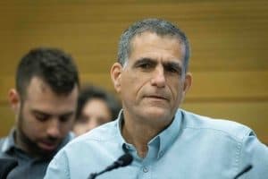 Affaire "Pegasus" : deux députés que tout oppose déposent ensemble une loi