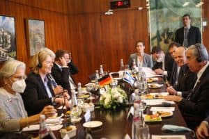 Visite historique de la présidente du Parlement allemand