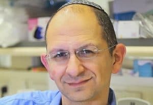 Omicron : Avigdor Lieberman sévèrement critiqué par des professeurs de médecine