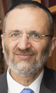 Sur le plateau du Seder, par le Grand rabbin Gilles Bernheim