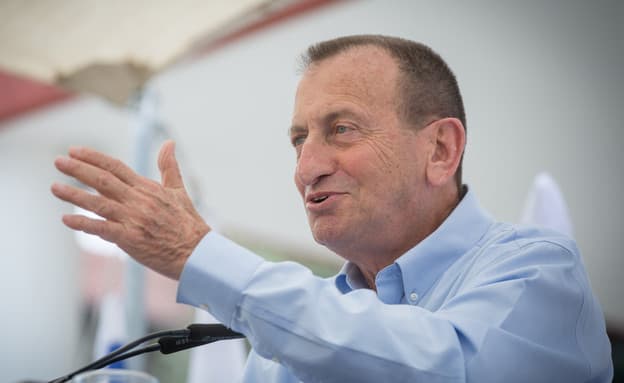 Premier sondage après l'annonce de Ron Huldaï