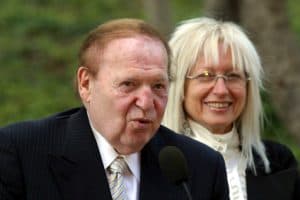 Un beau cadeau du Dr. Miriam Adelson à Ihoud Hatzalah