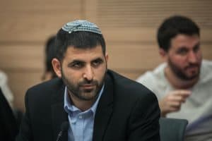 Amir Peretz heureux de l'absence de Yamina au gouvernement!