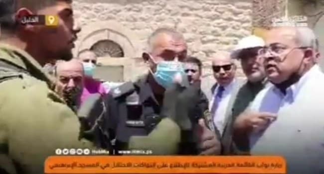 Incident de Hevron: le père du soldat porte plainte