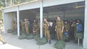 Le vice-ministre de la Défense en visite dans une yeshivat-hesder orthodoxe