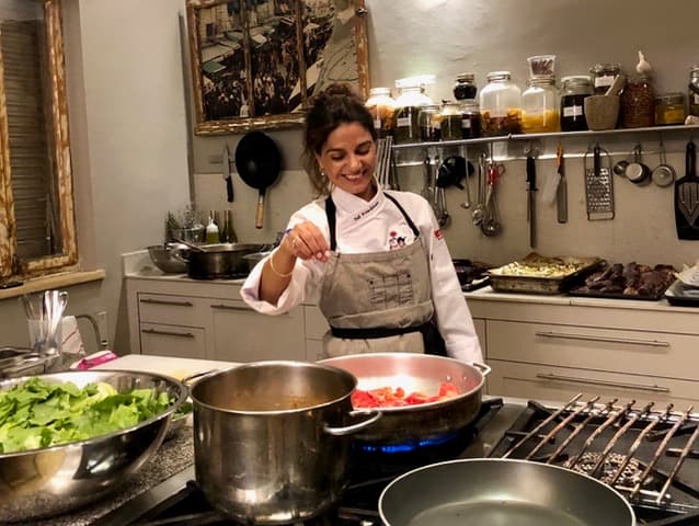 TALI FRIEDMAN : FEMME DE GOÛT ET DE COEUR par Ghislaine Dichy