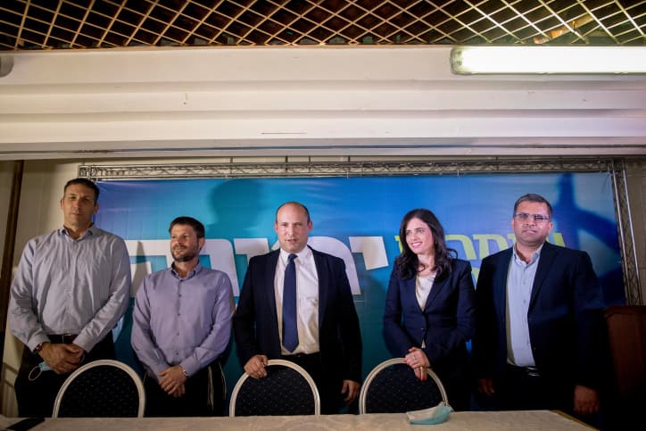 Sondage : Yamina en forme, mais attention...