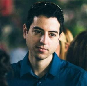 Amos Shoken dépasse les limites de la décence