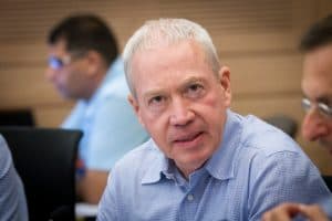 Naftali Benett répond à Yoav Galant