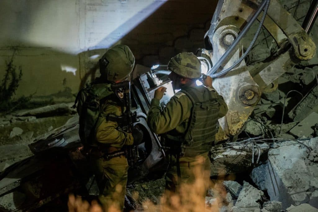 Destruction de la maison des terroristes de l’attentat à Elad