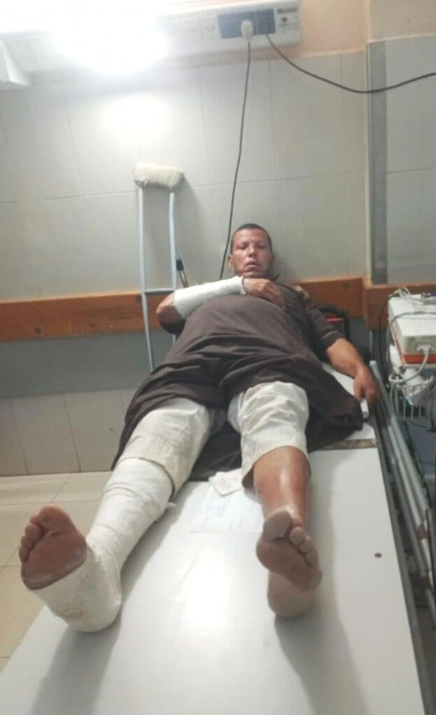 Il critique le Hamas face caméra et se retrouve à l’hôpital après s’être fait torturer